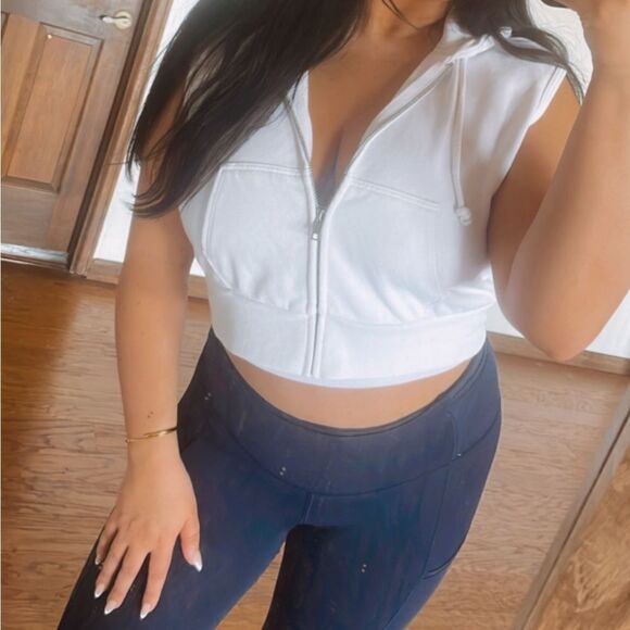 White cropped zip up - Picture 2 of 5